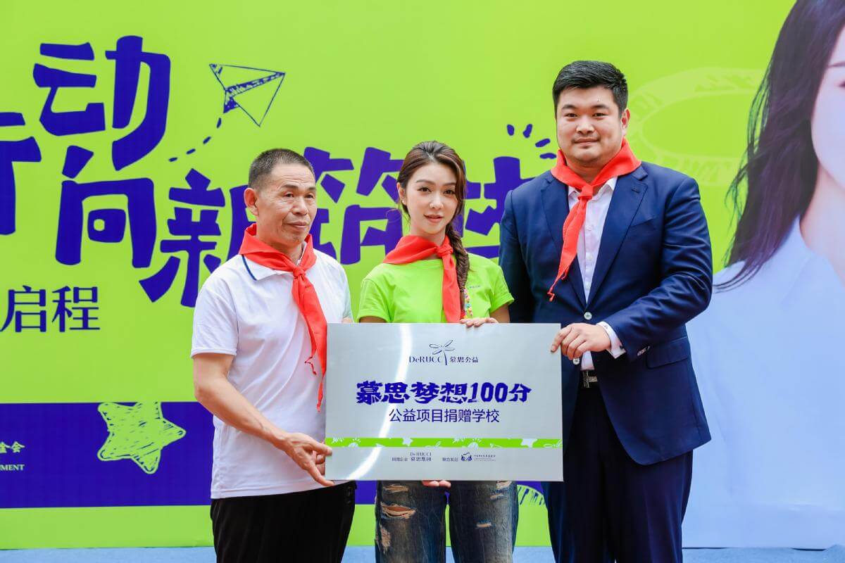 19eaf764bdb44a6b5dd94e294ce0566a