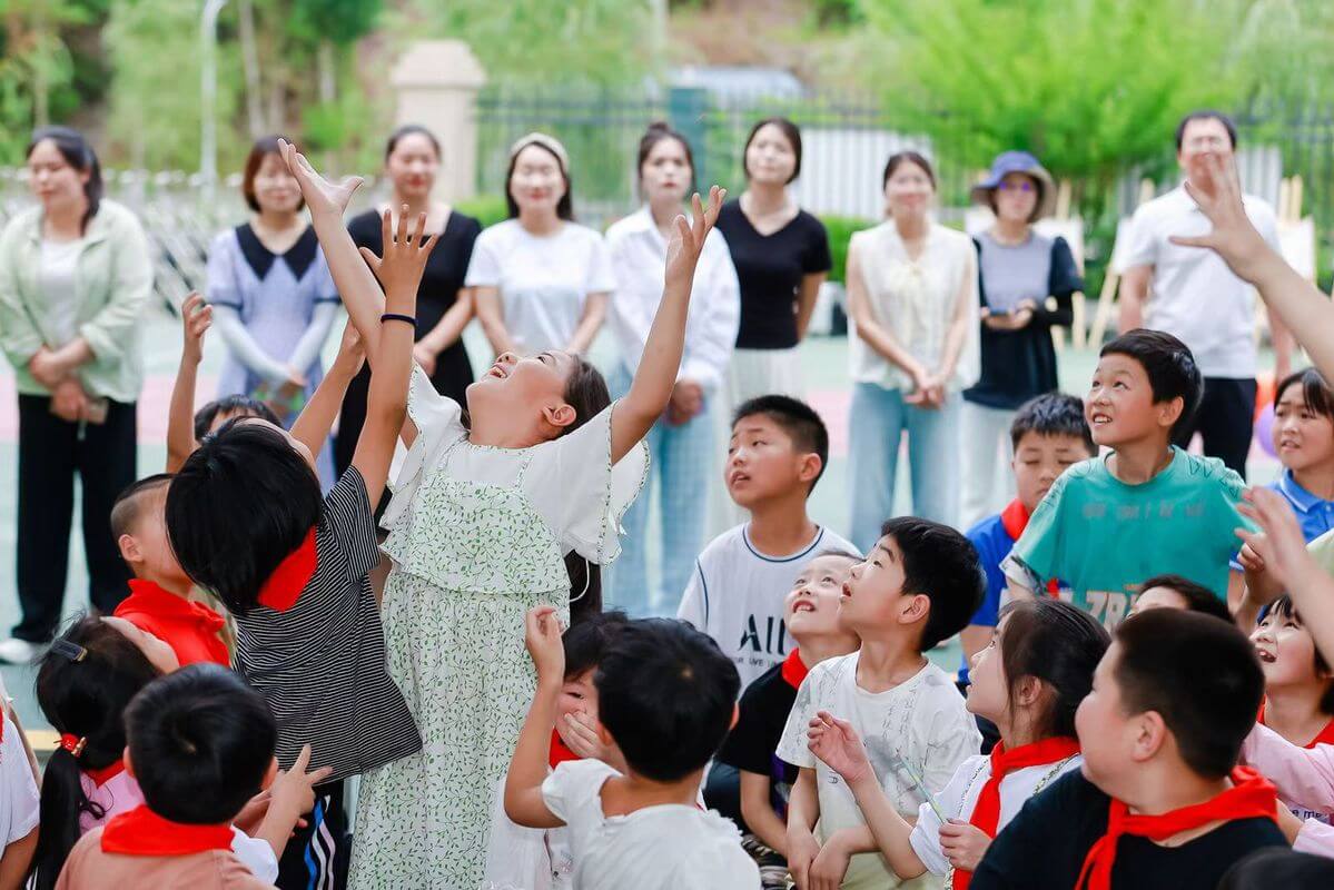 a35e9c7a28892ce15ed5a893f2384f44